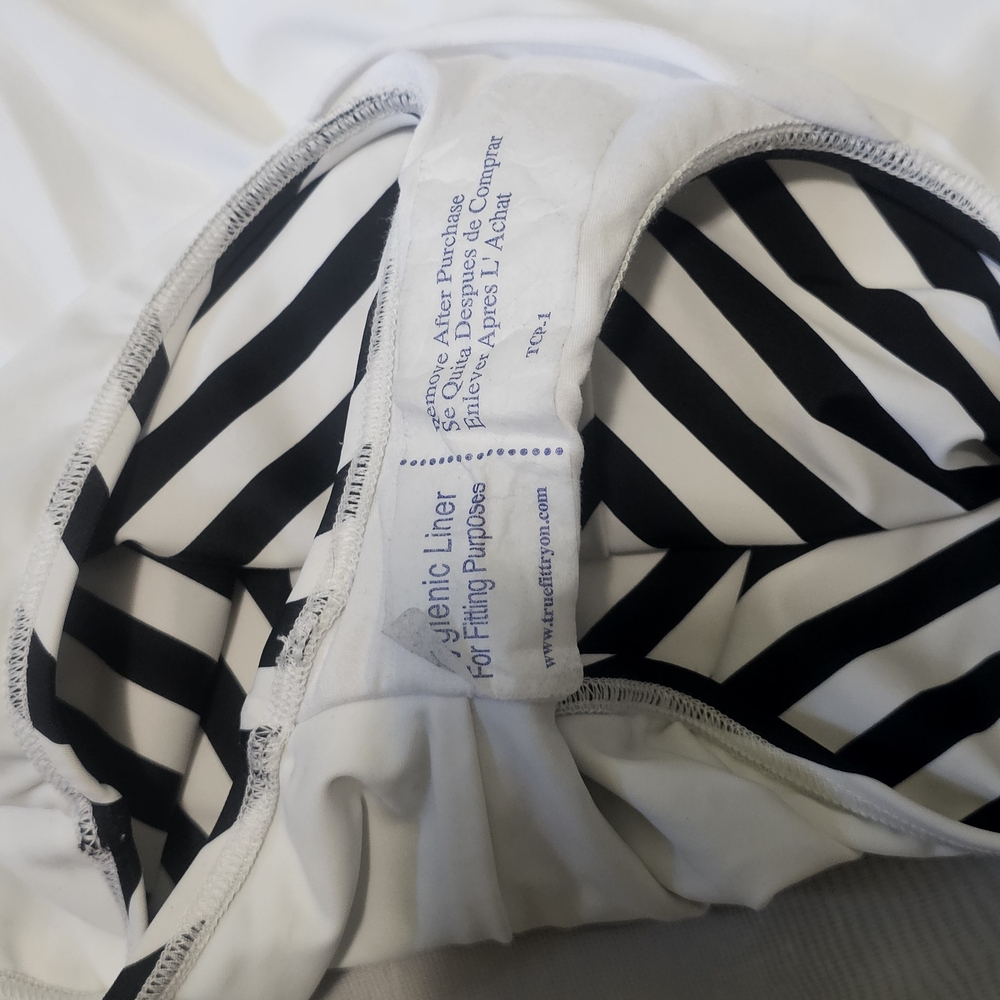 La Femme Betelgeuse Swimsuit - Picture 7 of 14